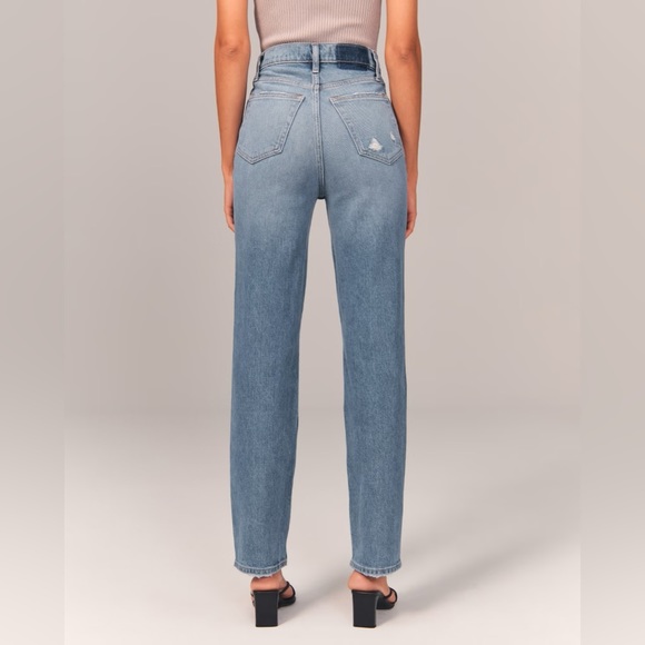 Abercrombie Ultra High Rise 90s Straight Jean - Picture 2 of 12